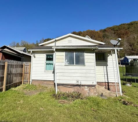 1020 E Main Street Mannington WV 26582