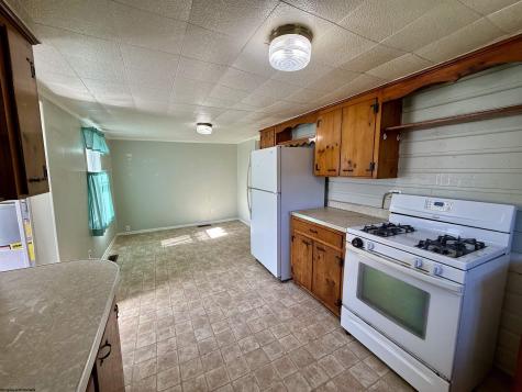 1020 E Main Street Mannington WV 26582