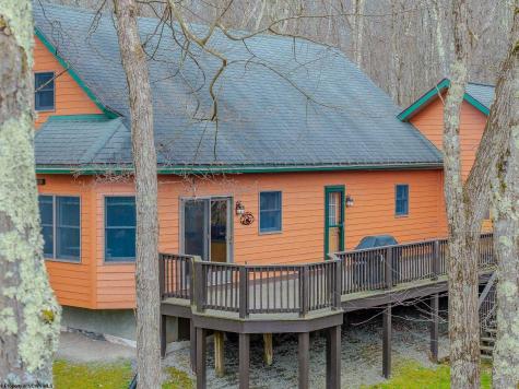 112 Sorrel Court Terra Alta WV 26764