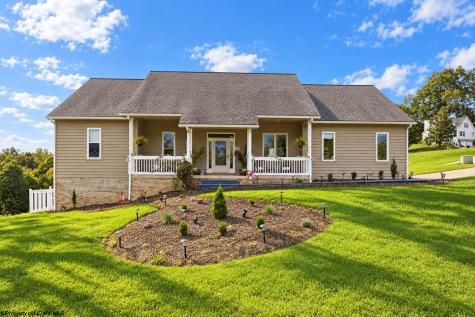 152 Oakwood Circle Bridgeport WV 26330