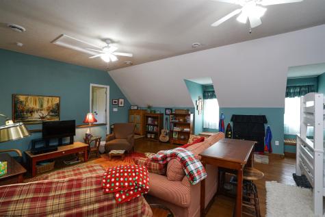 71 Foxmoor Road Belington WV 26250