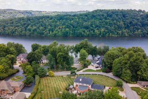 2312 Lakeside Estates Morgantown WV 26508