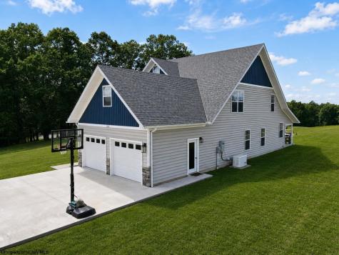 154 Thornberry Lane Ellamore WV 26267