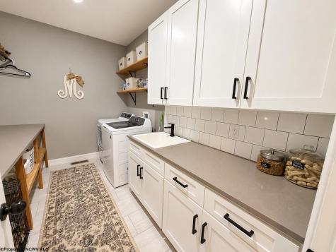 154 Thornberry Lane Ellamore WV 26267