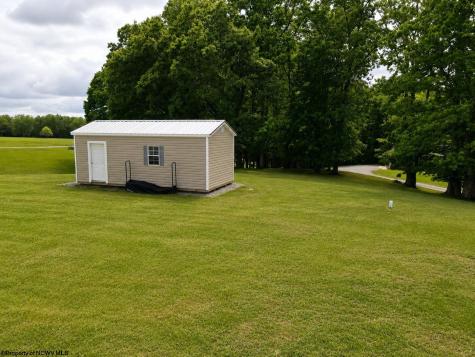 154 Thornberry Lane Ellamore WV 26267
