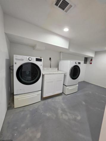 337 Stout Street Bridgeport WV 26330