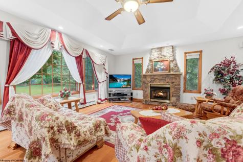 22 Cave Street Fairchance PA 15436
