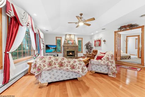 22 Cave Street Fairchance PA 15436