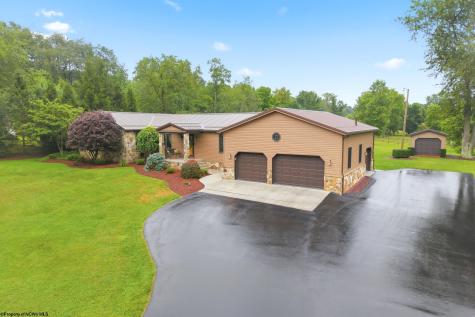 22 Cave Street Fairchance PA 15436