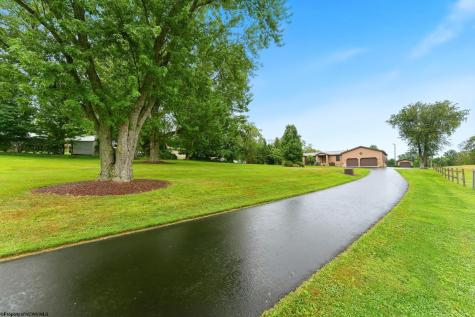 22 Cave Street Fairchance PA 15436