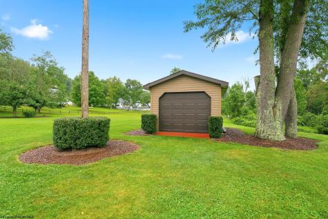 22 Cave Street Fairchance PA 15436