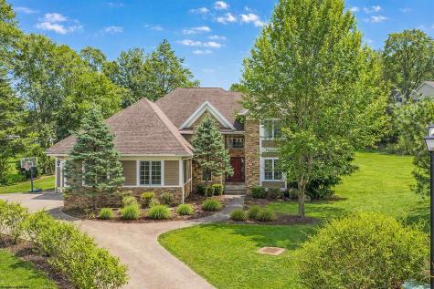 4881 Woods Edge Lane Morgantown WV 26508