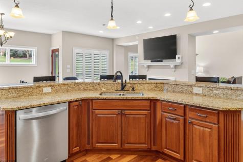 4881 Woods Edge Lane Morgantown WV 26508