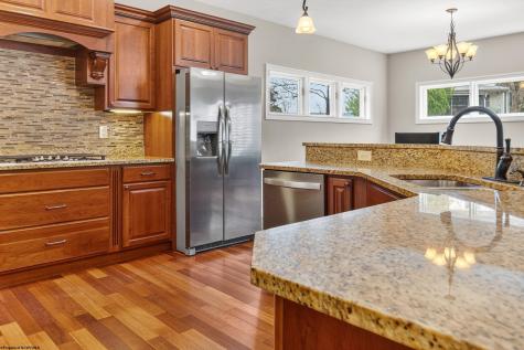 4881 Woods Edge Lane Morgantown WV 26508