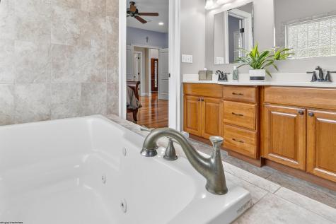 4881 Woods Edge Lane Morgantown WV 26508