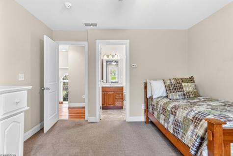 4881 Woods Edge Lane Morgantown WV 26508