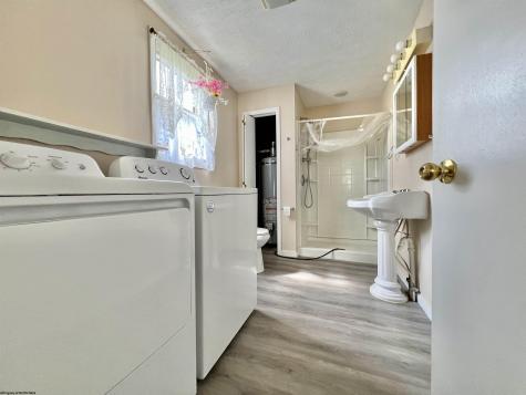 38 Kitson Street Weston WV 26452