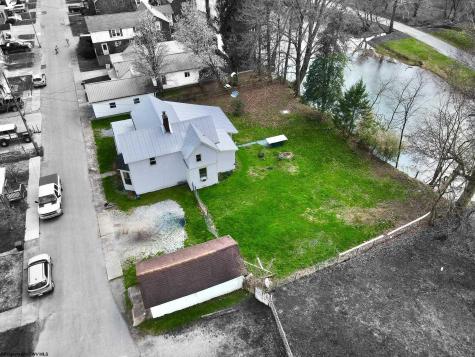 38 Kitson Street Weston WV 26452
