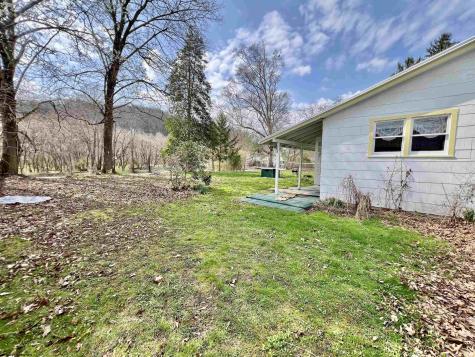 38 Kitson Street Weston WV 26452
