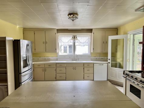 38 Kitson Street Weston WV 26452