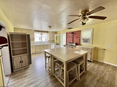 38 Kitson Street Weston WV 26452