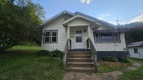 389 Monroe Avenue Weston WV 26452