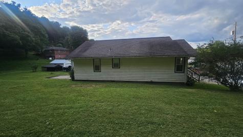 389 Monroe Avenue Weston WV 26452