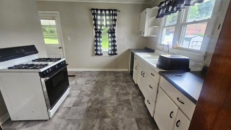 389 Monroe Avenue Weston WV 26452