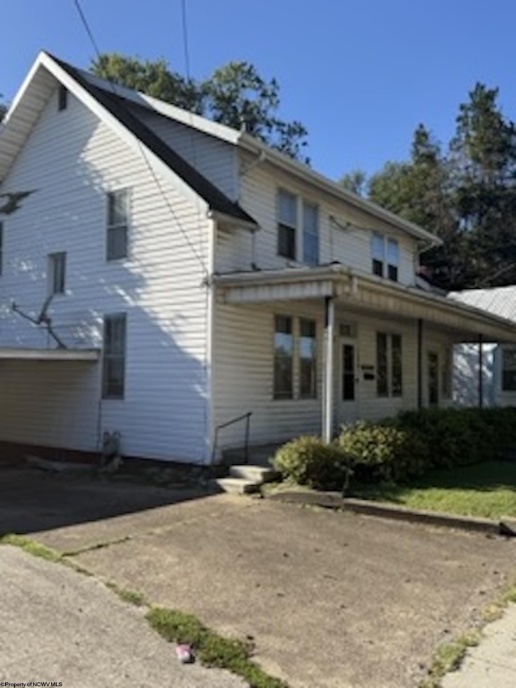 124 S Main Avenue Weston WV 26452-0001