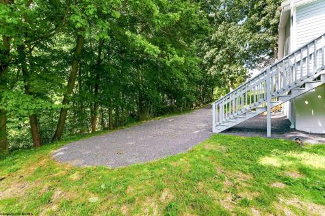 184 Warm Hollow Road Morgantown WV 26508