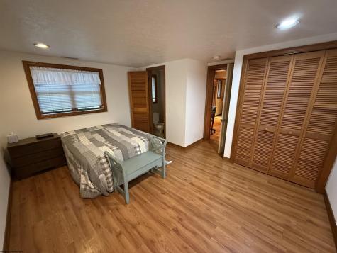 292 Lake Floyd Circle Bristol WV 26426