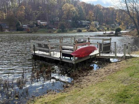 292 Lake Floyd Circle Bristol WV 26426