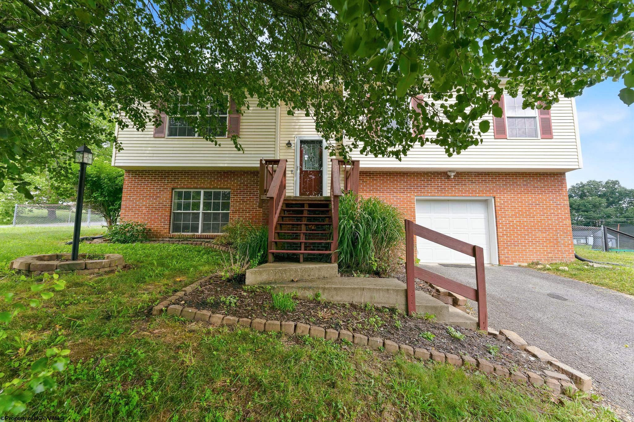 32 Woodside Lane Bridgeport WV 26330