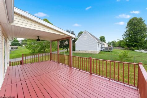32 Woodside Lane Bridgeport WV 26330