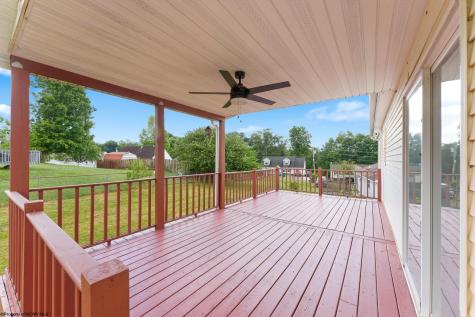 32 Woodside Lane Bridgeport WV 26330