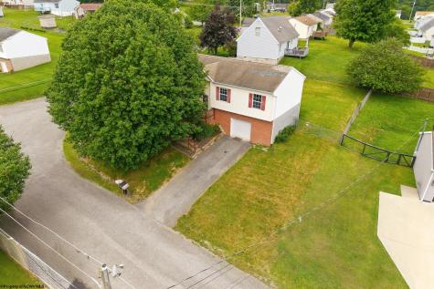 32 Woodside Lane Bridgeport WV 26330