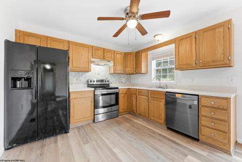 32 Woodside Lane Bridgeport WV 26330