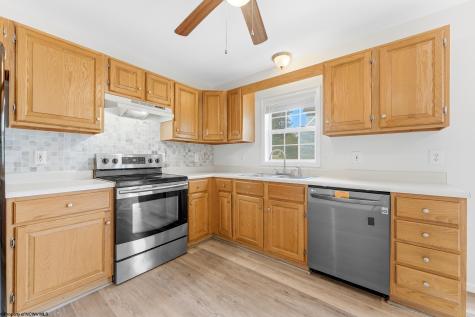 32 Woodside Lane Bridgeport WV 26330