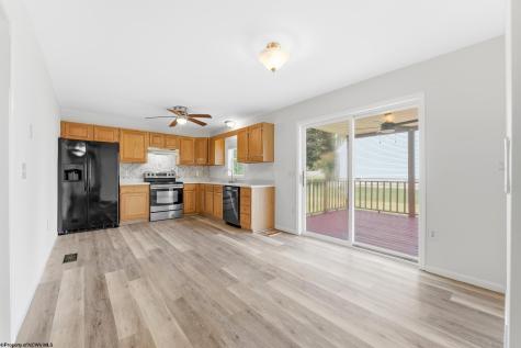 32 Woodside Lane Bridgeport WV 26330