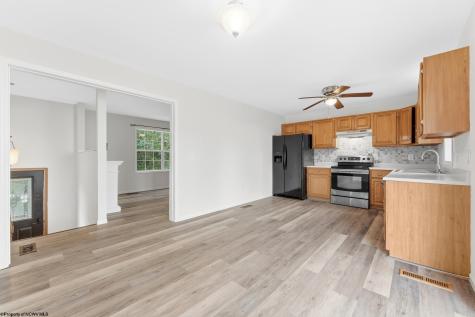 32 Woodside Lane Bridgeport WV 26330