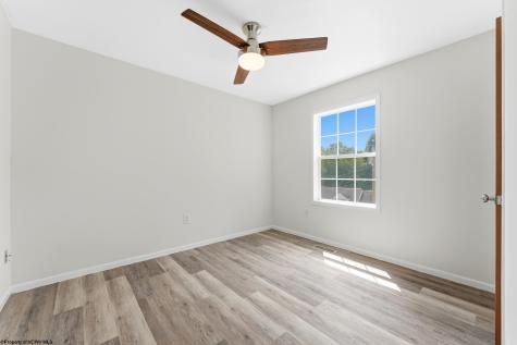 32 Woodside Lane Bridgeport WV 26330