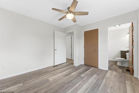 32 Woodside Lane Bridgeport WV 26330