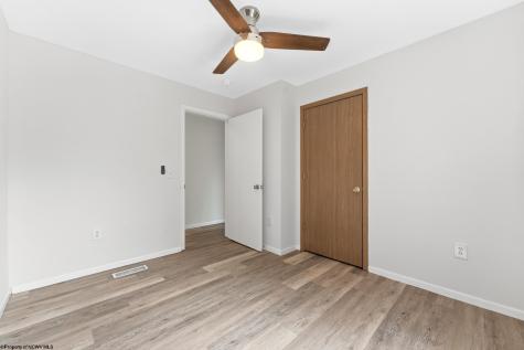32 Woodside Lane Bridgeport WV 26330
