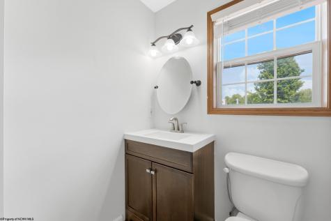 32 Woodside Lane Bridgeport WV 26330