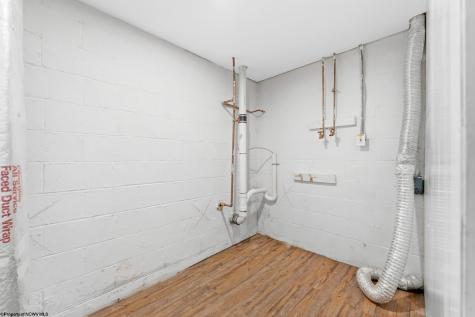 32 Woodside Lane Bridgeport WV 26330