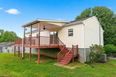 32 Woodside Lane Bridgeport WV 26330