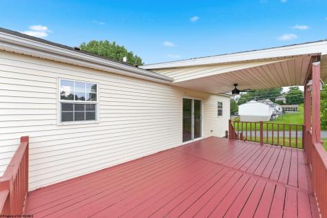 32 Woodside Lane Bridgeport WV 26330