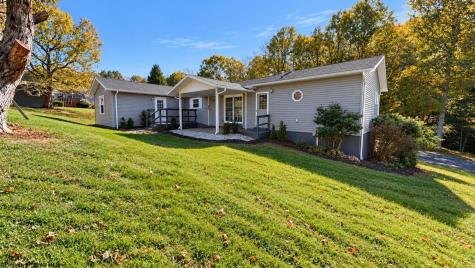 139 Carlson Drive Grafton WV 26354