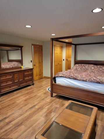 380 Flint Road Hillsboro WV 24946