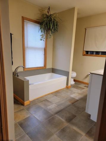 380 Flint Road Hillsboro WV 24946